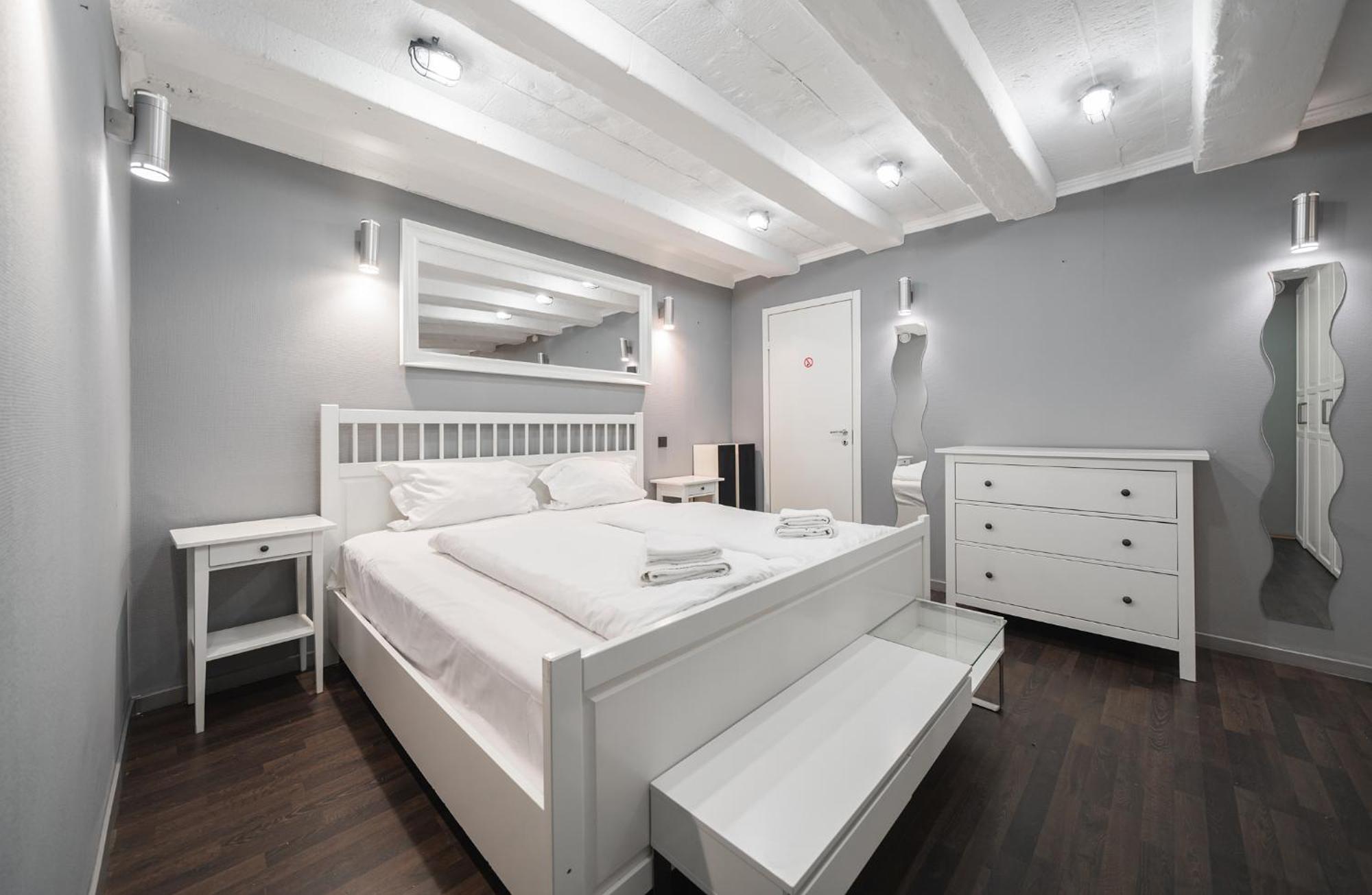 Islandijos Self Check-In Basement Apartments VNO Eksteriør bilde